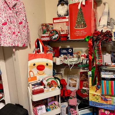 Sale Photo Thumbnail #11: Holiday 