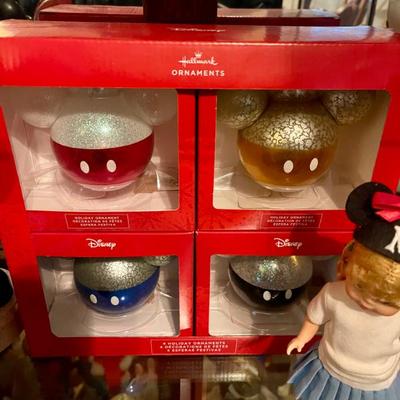 Sale Photo Thumbnail #8: Disney 