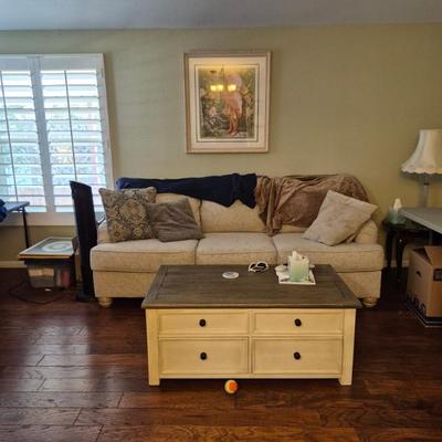 Sale Photo Thumbnail #40: Couch and coffee table 
