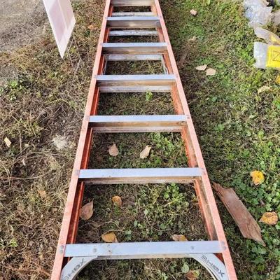 Louisville 300#  8 Foot Ladder