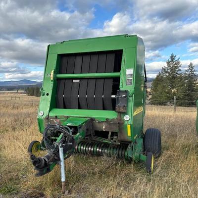 John Deere 567 Round Baler