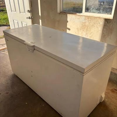 Whirlpool WZC3122DW01 Chest Freezer