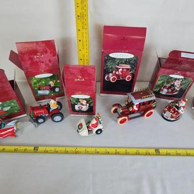 Hallmark Keepsake collection series santa