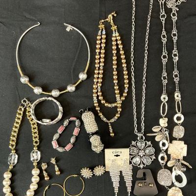 Sale Photo Thumbnail #801