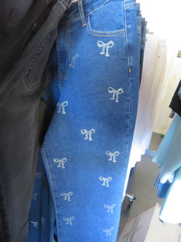 Sale Photo Thumbnail #50