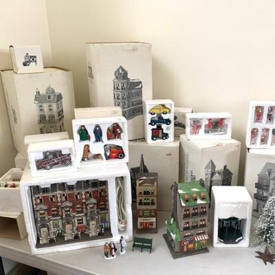 Sale Photo Thumbnail #128: 1987 Christmas in the City w/ accessories