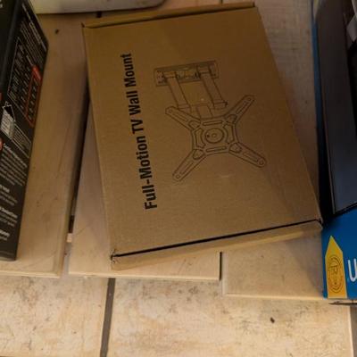 Sale Photo Thumbnail #41: Tv mount
