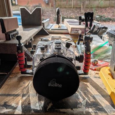 Sale Photo Thumbnail #8: Ikelite underwater camera housing for canon t2i 1