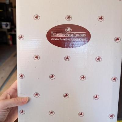 Sale Photo Thumbnail #18: Ashton drake living angel dolls 2