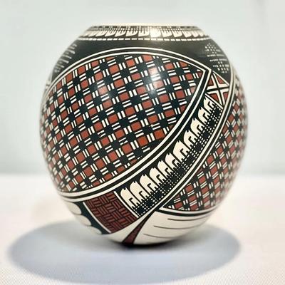 Mata Ortiz Pottery Seed Pot by Mirna Hernandez – Hand-Painted, Signed