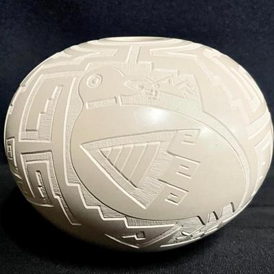 Mata Ortiz Pottery by Claudia Ledezma Loya – White Carved Seed Pot (Mexico)