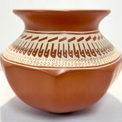 Handcrafted Pottery Vase by Susy D. Martinez – Terracotta with Etched Geometric Banding