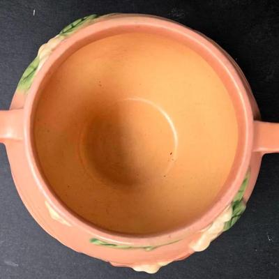 "Roseville" Planter in "Snowberry"