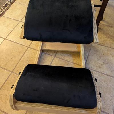 Sale Photo Thumbnail #45: Ecordesk ergonomic kneeling chair