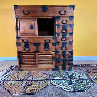 Sale Photo Thumbnail #5: Pre-war Japanese Tansu chest!
