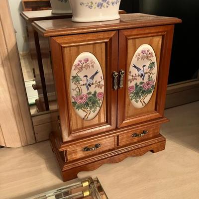 Sale Photo Thumbnail #33