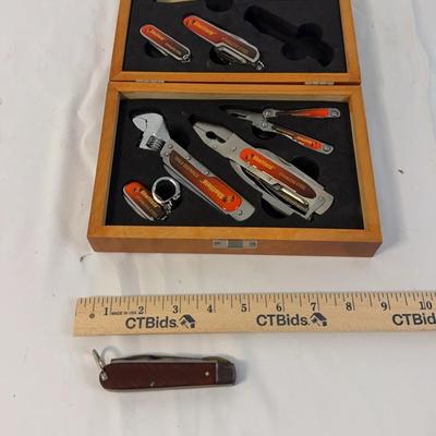 Knife/tool Set W Extra Knife