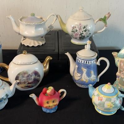 Thomas Kinkade Collectible Teapot w/ Collection of Teapots (9 Total)