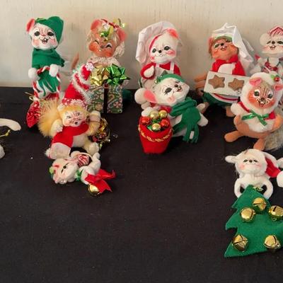 Vintage Annalee Christmas Mouse Dolls (17 Piece)