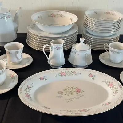 Vintage Crown Ming “Birds Of Paradise” Fine China Set 45 Piece 