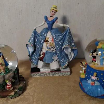 LOT Disney Characters And Snow White iMusical Snow Globes,  Cinderella Figurine