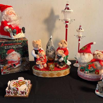 Vintage Christmas Home Decor Lot! -  8 Pieces