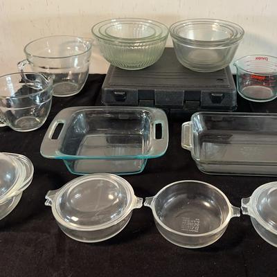 19 Piece Pyrex Glassware
