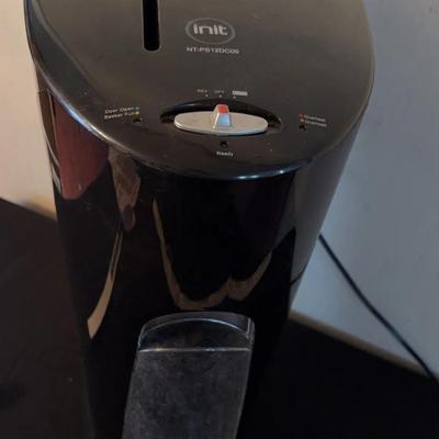 Init 12-sheet Diamond-Cut Paper Shredder, model NT-PS12DC09. 