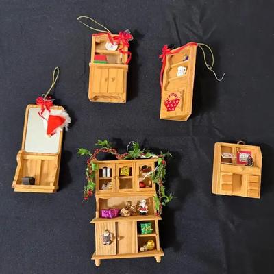 NIB House of Lloyd Miniature Wood Furniture Ornaments (5)
