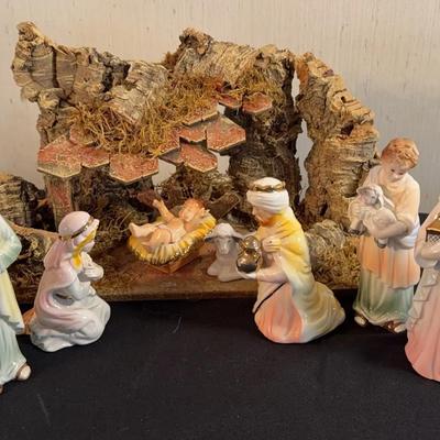 Discontinued Josef Originals Porcelain Nativity Set 