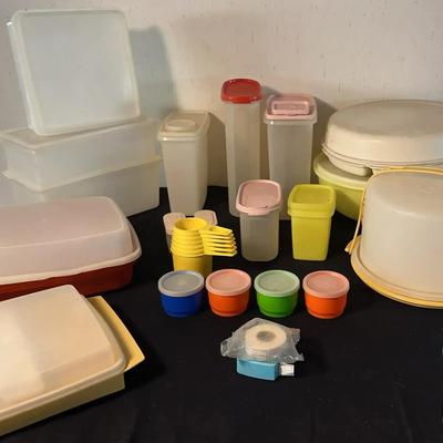 Vintage Tupperware 29 Pieces