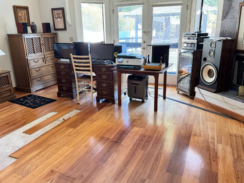 Sale Photo Thumbnail #3