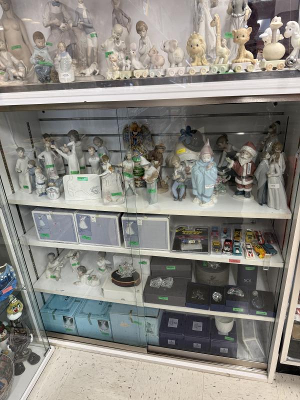 Sale Photo Thumbnail #9