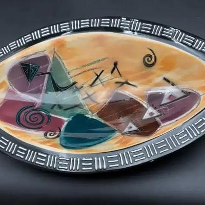 Fine Art Dish in the Matching Style of the Vase in MCK006