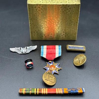 Military Medal / Ribbons