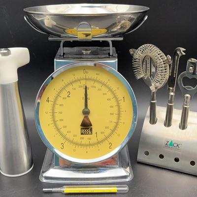 Kitchen Scale and Kitchen Tools