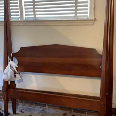 Four-Poster Wooden Bed Frame with Decorative Finials