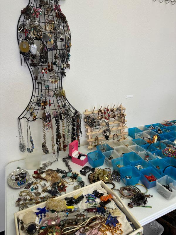 Sale Photo Thumbnail #6