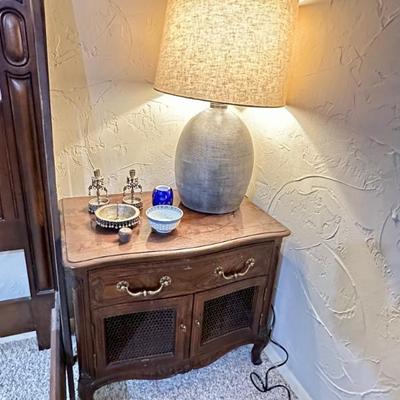 Sale Photo Thumbnail #104: Henredon