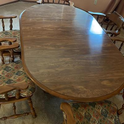 Ethan Allen Oval Oak Table With Six Chairs  