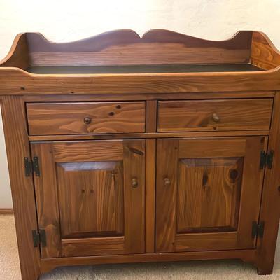 Ethan Allen Rustic Pine Dry Sink Side Board 
