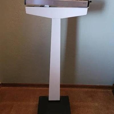 Vintage Health-O-Meter Doctor's Scale 