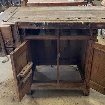 Wooden Work Bench With Clamps