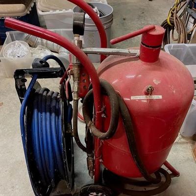 Pressurized Sandblaster, Air Compressor Hose Holder, Air Compressor Hose