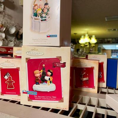 Sale Photo Thumbnail #70: Hallmark 