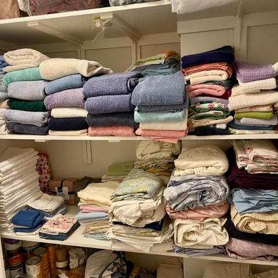 Sale Photo Thumbnail #66: Towels and sheets 