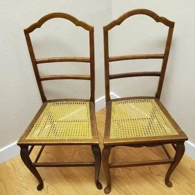 Ko145 vintage cane seat chairs
