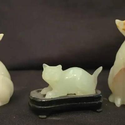 Ko210v carved jade cats