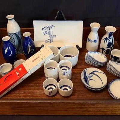 Ko254 assorted sake and sushi accessories