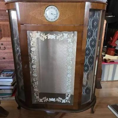 Ko283v vintage curio cabinet with clock